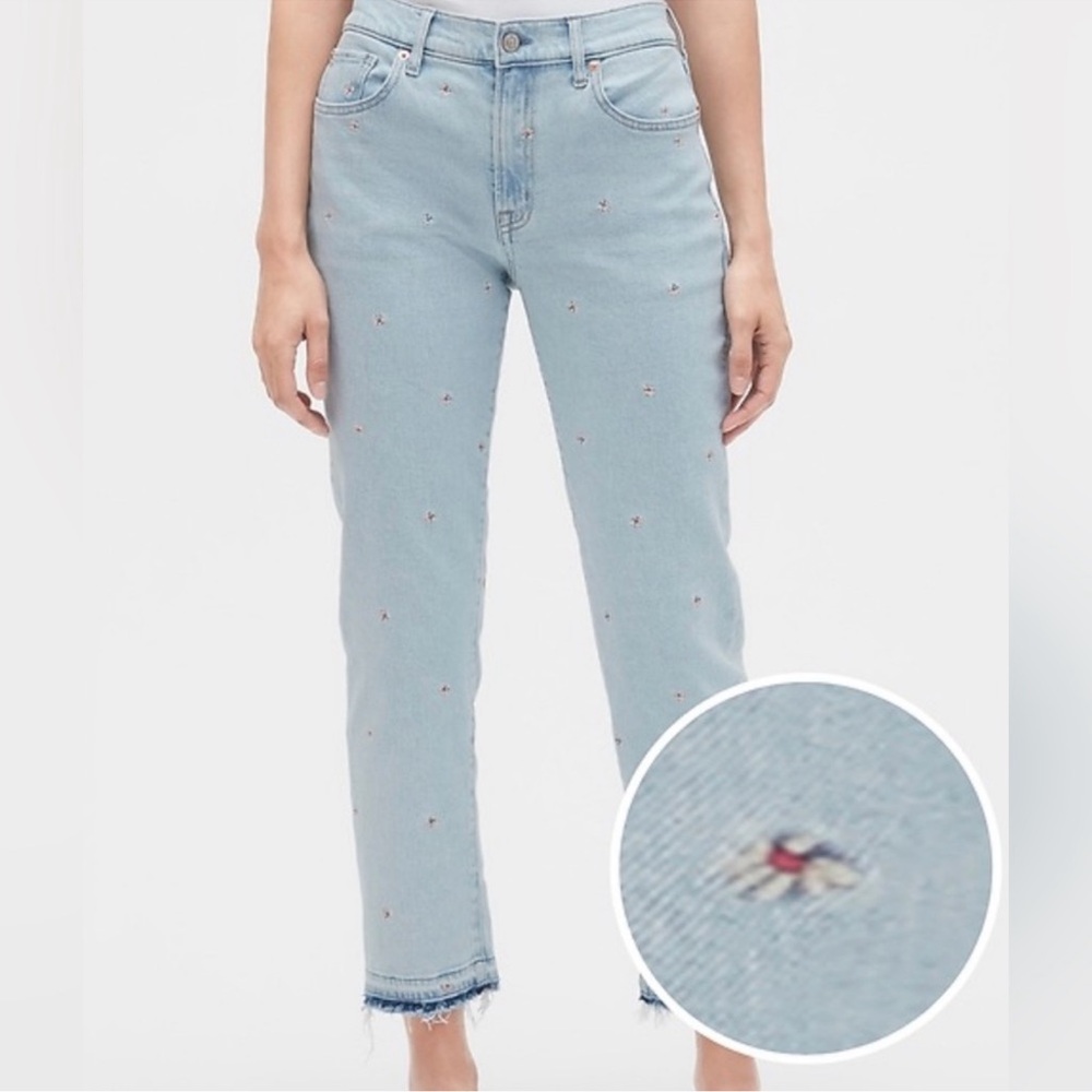 Gap Light  Wash Frayed Hem Women Girlfriend Jeans